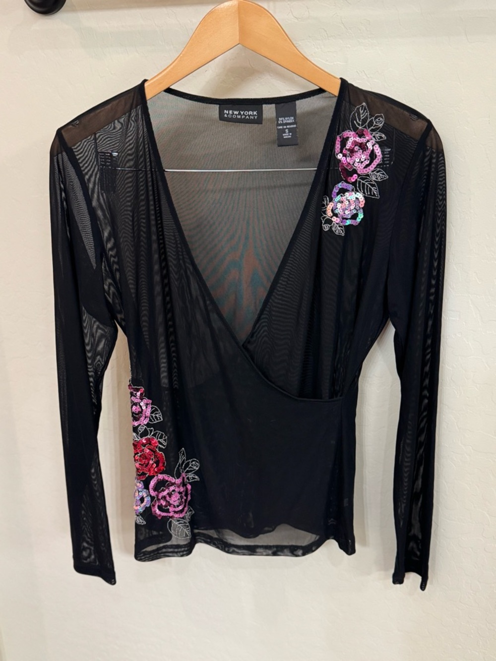 Vintage Y2K New York & Company Sheer Mesh Wrap Top Pink Red Sequin Floral Small
